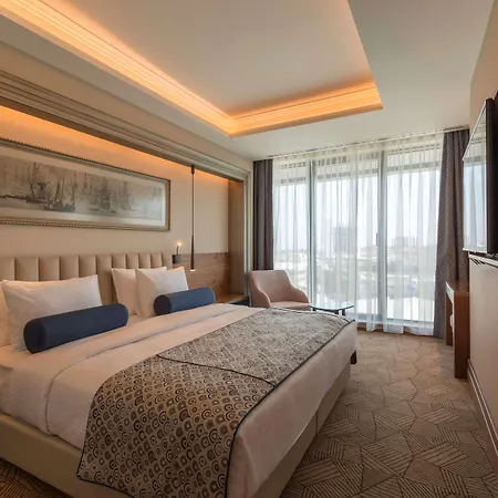 Golden Tulip Bayrampasa Otel 5*