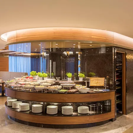 Golden Tulip Bayrampasa מלון 5*