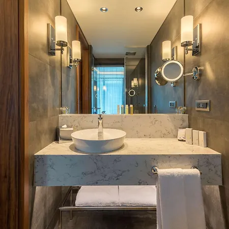 מלון Golden Tulip Bayrampasa