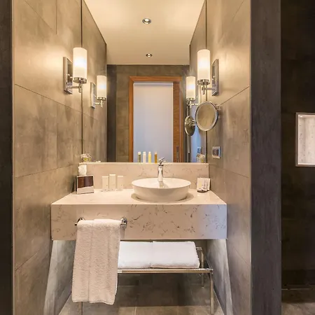 Golden Tulip Bayrampasa 5*