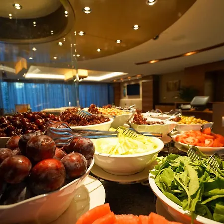 Golden Tulip Bayrampasa Hotel 5*