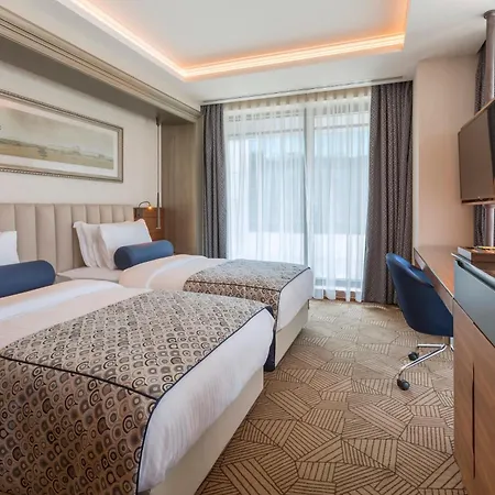 Golden Tulip Bayrampasa 5* Estambul