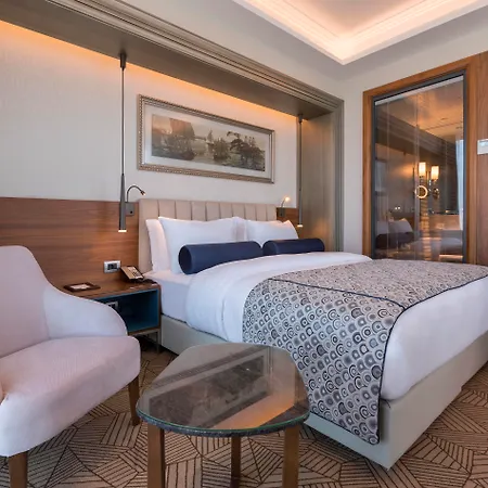 Golden Tulip Bayrampasa מלון 5*