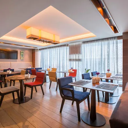 Golden Tulip Bayrampasa Estambul