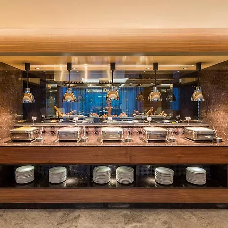 Hotel Golden Tulip Bayrampasa 5*