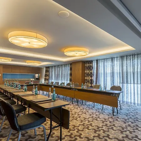 Golden Tulip Bayrampasa Hotel Estambul